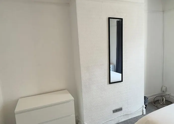 Comfortable 1 Δωμάτια σε οικογενειακή κατοικία