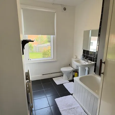 Δωμάτια σε οικογενειακή κατοικία Comfortable 1 *